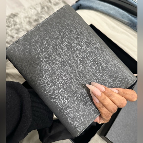 YSL CASSANDRA CHAIN WALLET IN GRAIN DE POUDRE EMBOSSED LEATHER NWOT - Picture 7 of 8